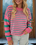 Stylischer gestreifter grob gestrickter Pullover