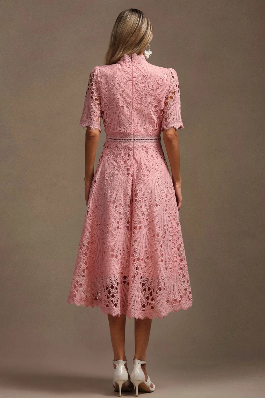 Vorelle - Casual Floral Dress with Embroidery and Short Sleeves