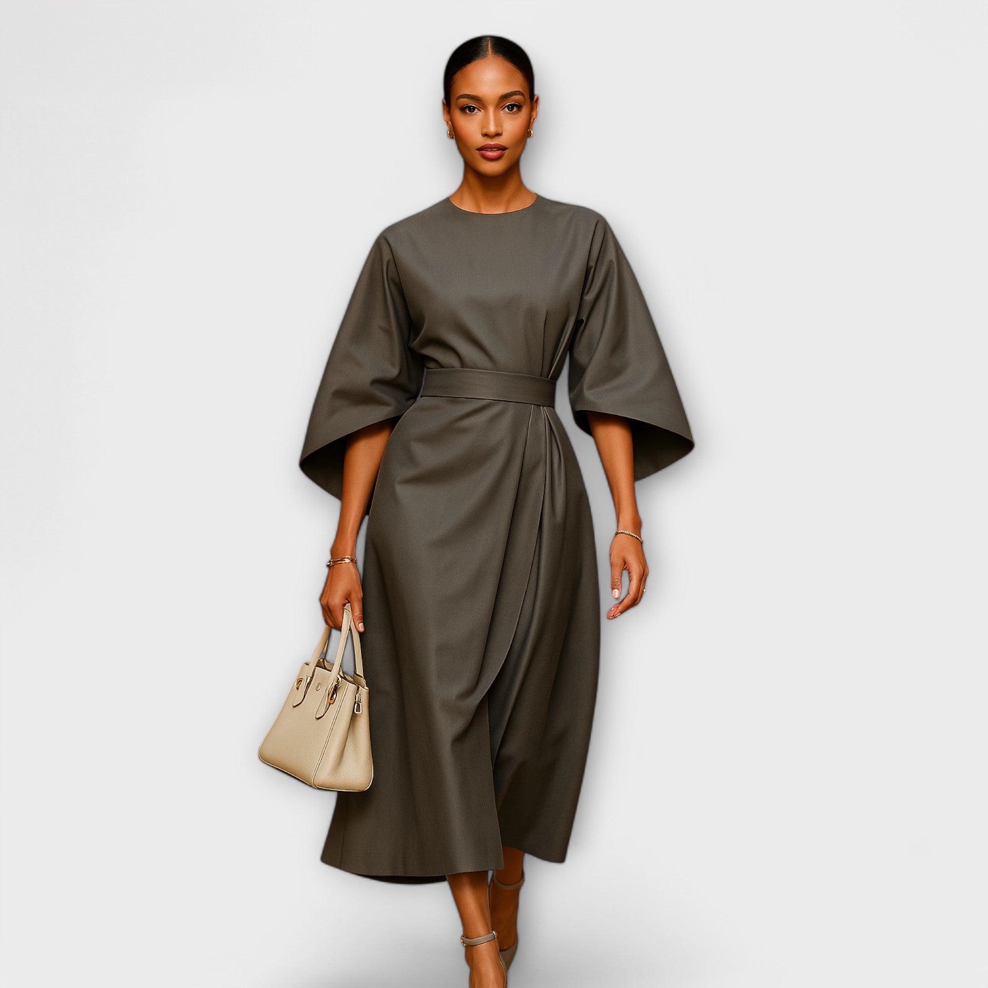 SARA – Elegantes Kleid mit Ärmeln