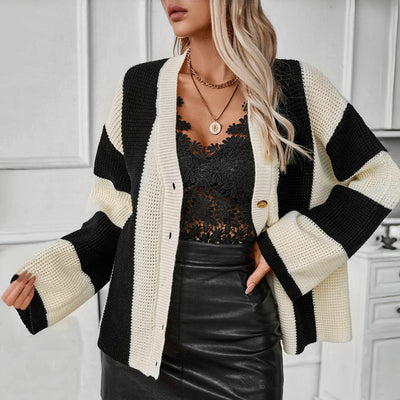 Lässiger gestreifter Strickcardigan