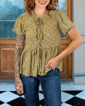 Fließendes Leoparden-Bow-Top
