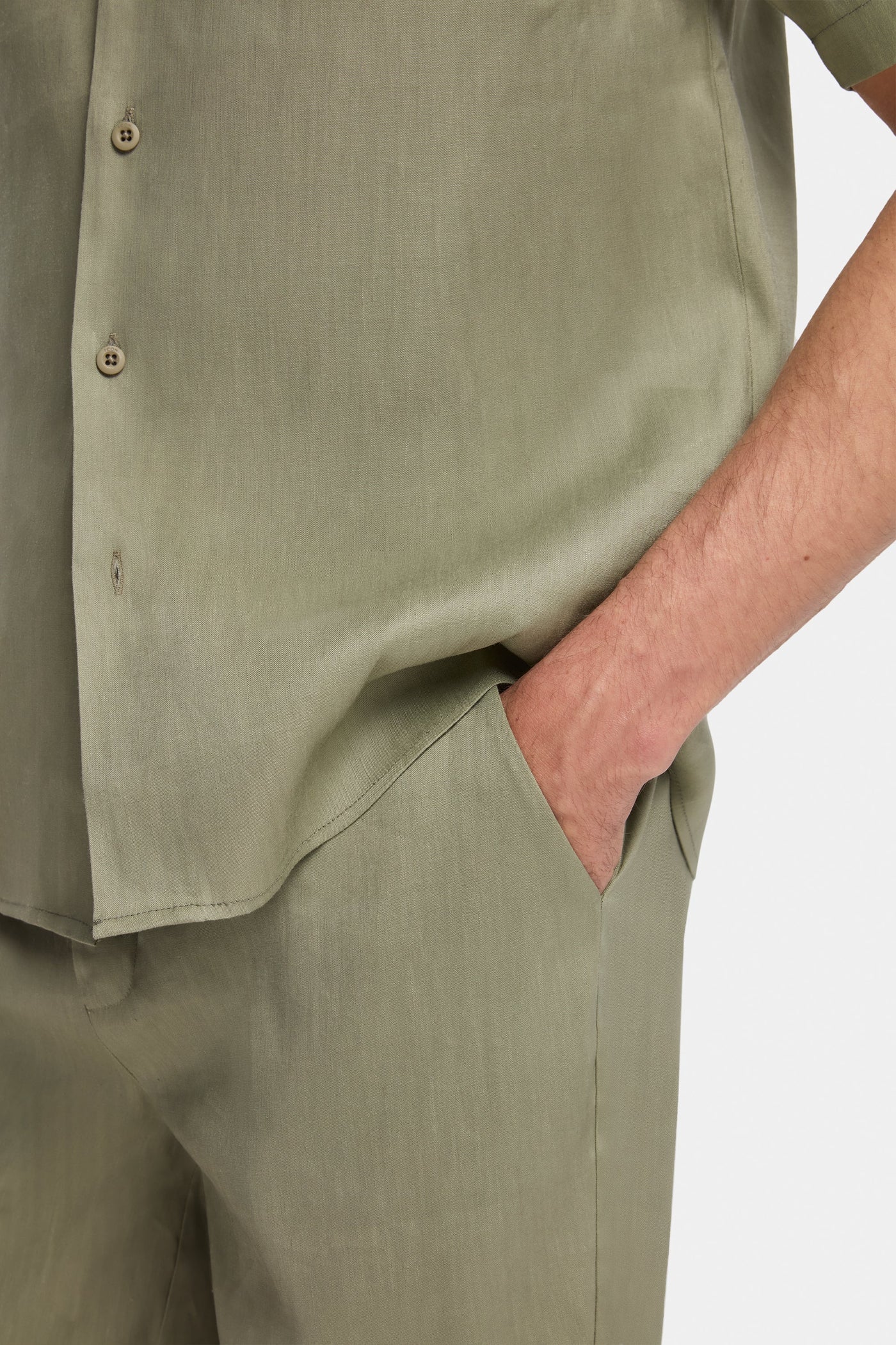 DIE LEINEN-SHORTS