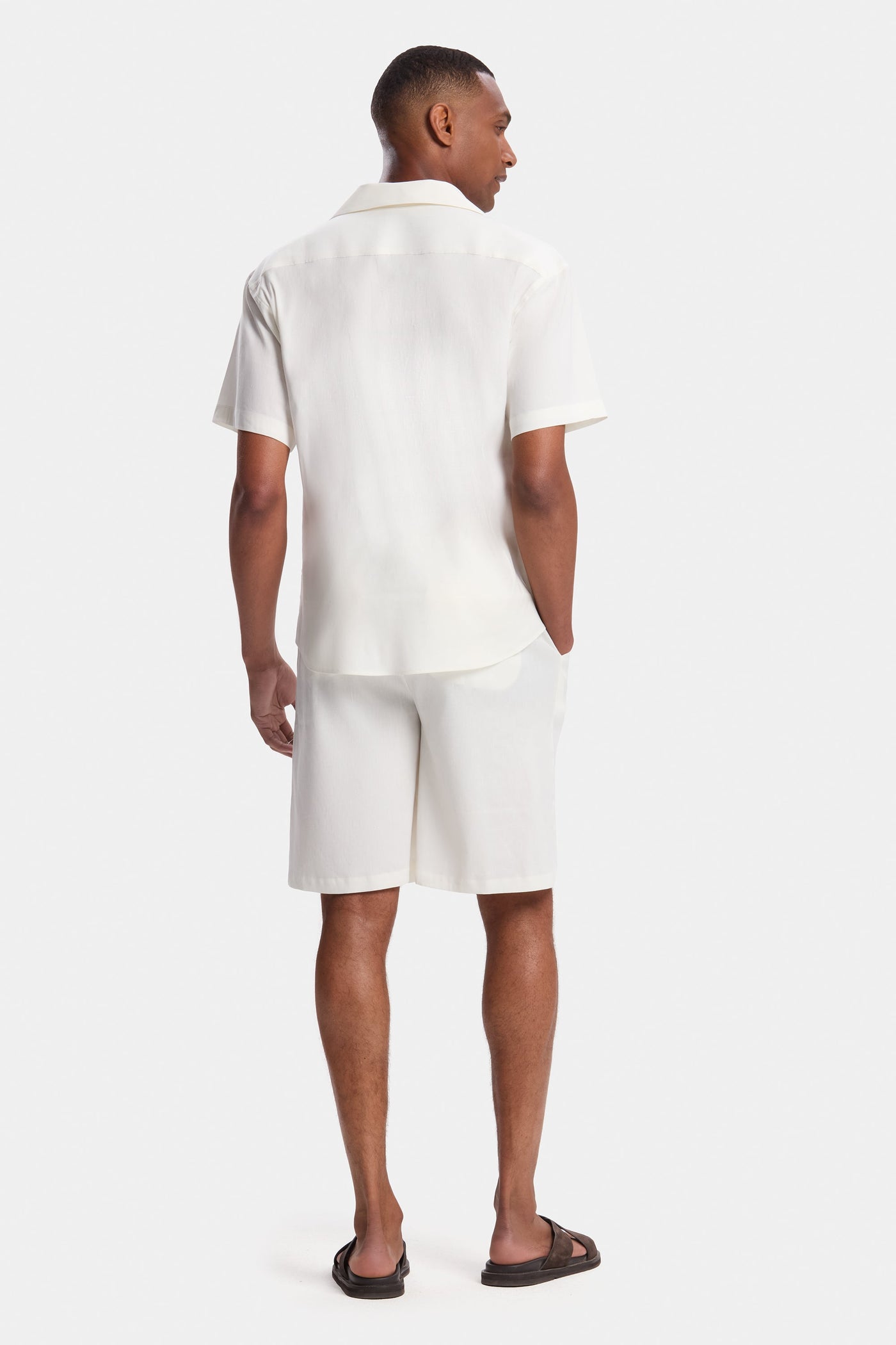 DIE LEINEN-SHORTS