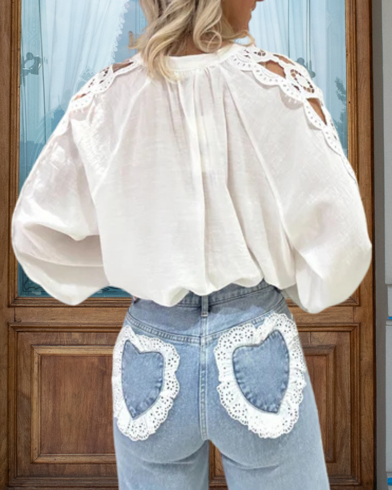 Bluse mit floralem Ausschnitt