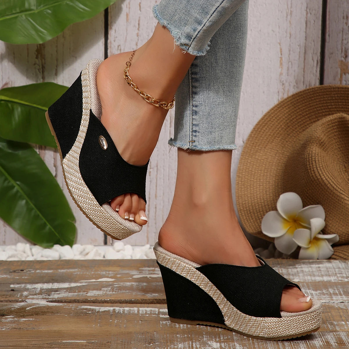 Isla Canvas Wedge Sandale