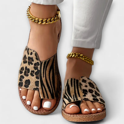 Schicke Zwei-Ton Hausschuhe mit Leopardenmuster
