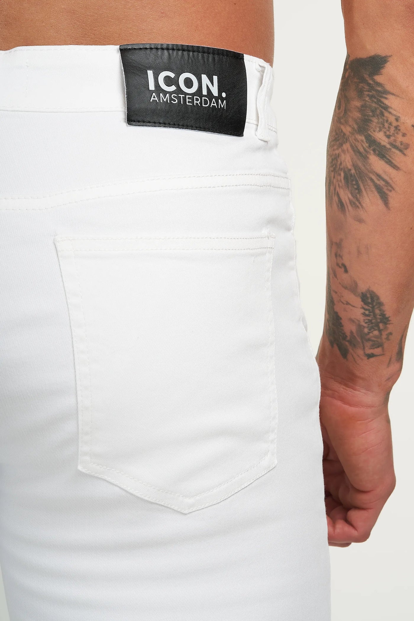 DIE LORENZO SHORTS - WEISS