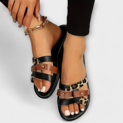 Leopard-Cross-Strap-Sandalen