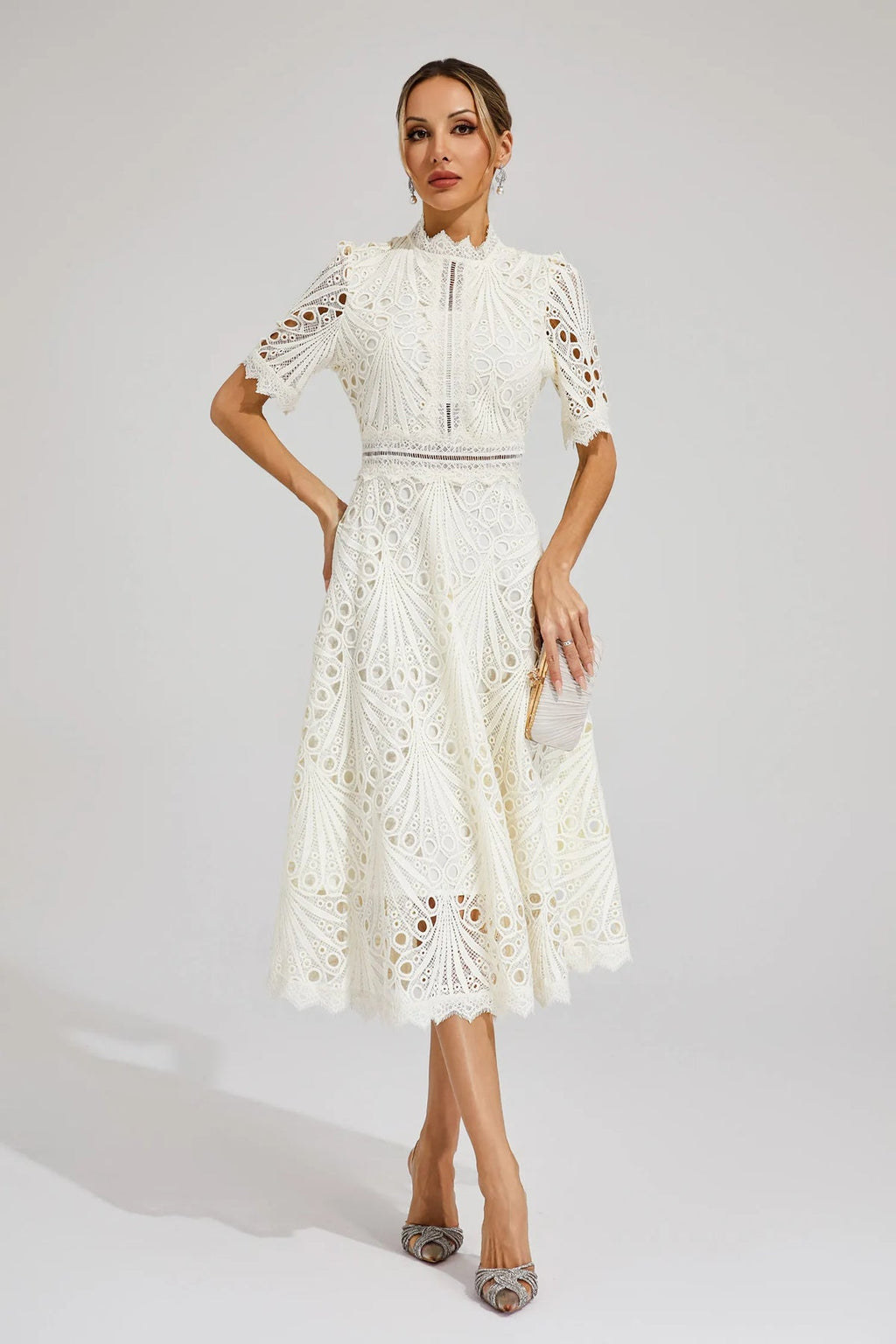 Vorelle - Casual Floral Dress with Embroidery and Short Sleeves
