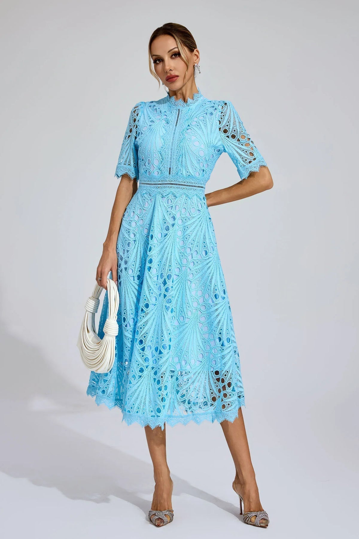 Vorelle - Casual Floral Dress with Embroidery and Short Sleeves