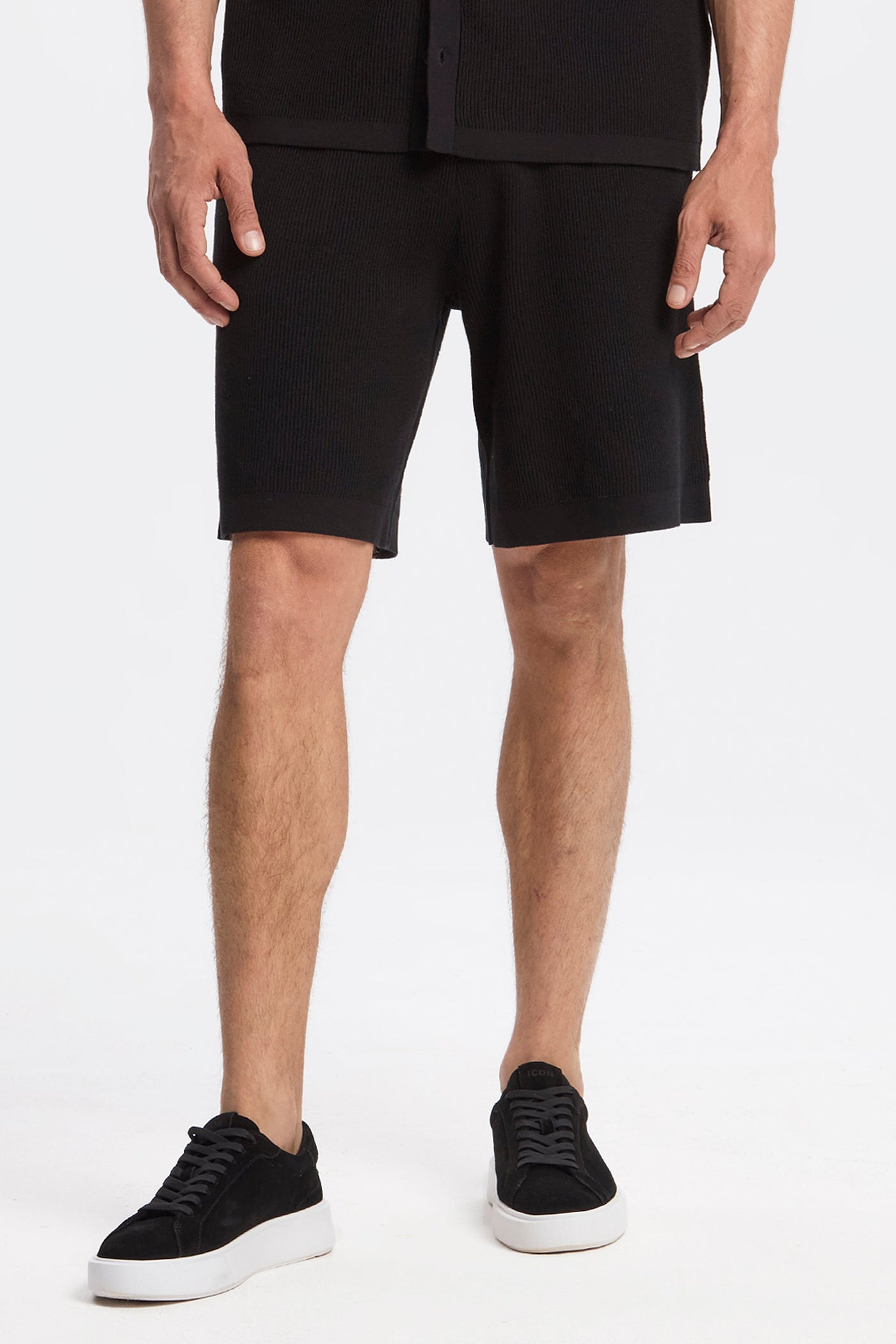 DIE RUSSO GESTRICKTEN SHORTS