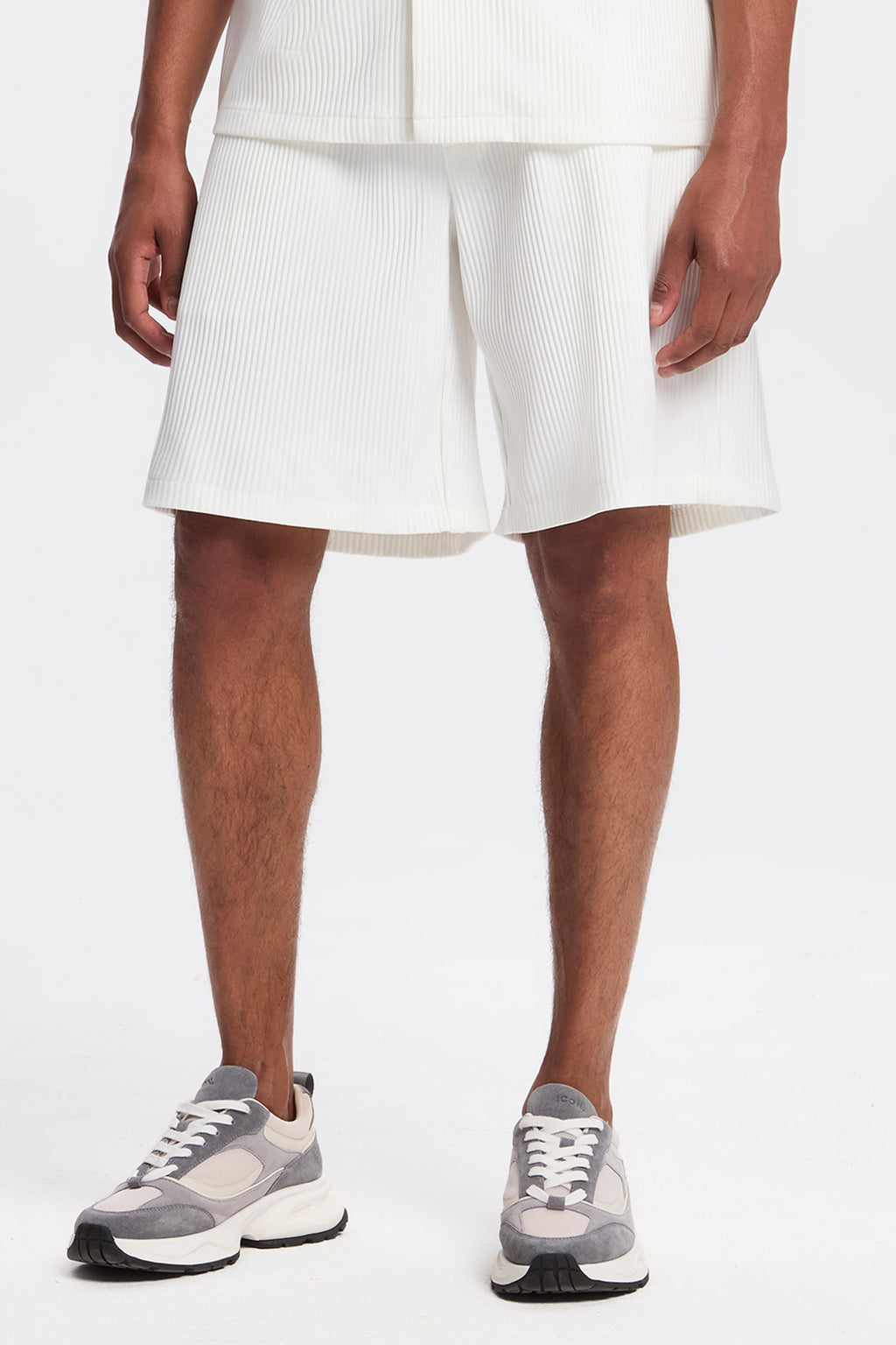 DIE FALTENSHORTS