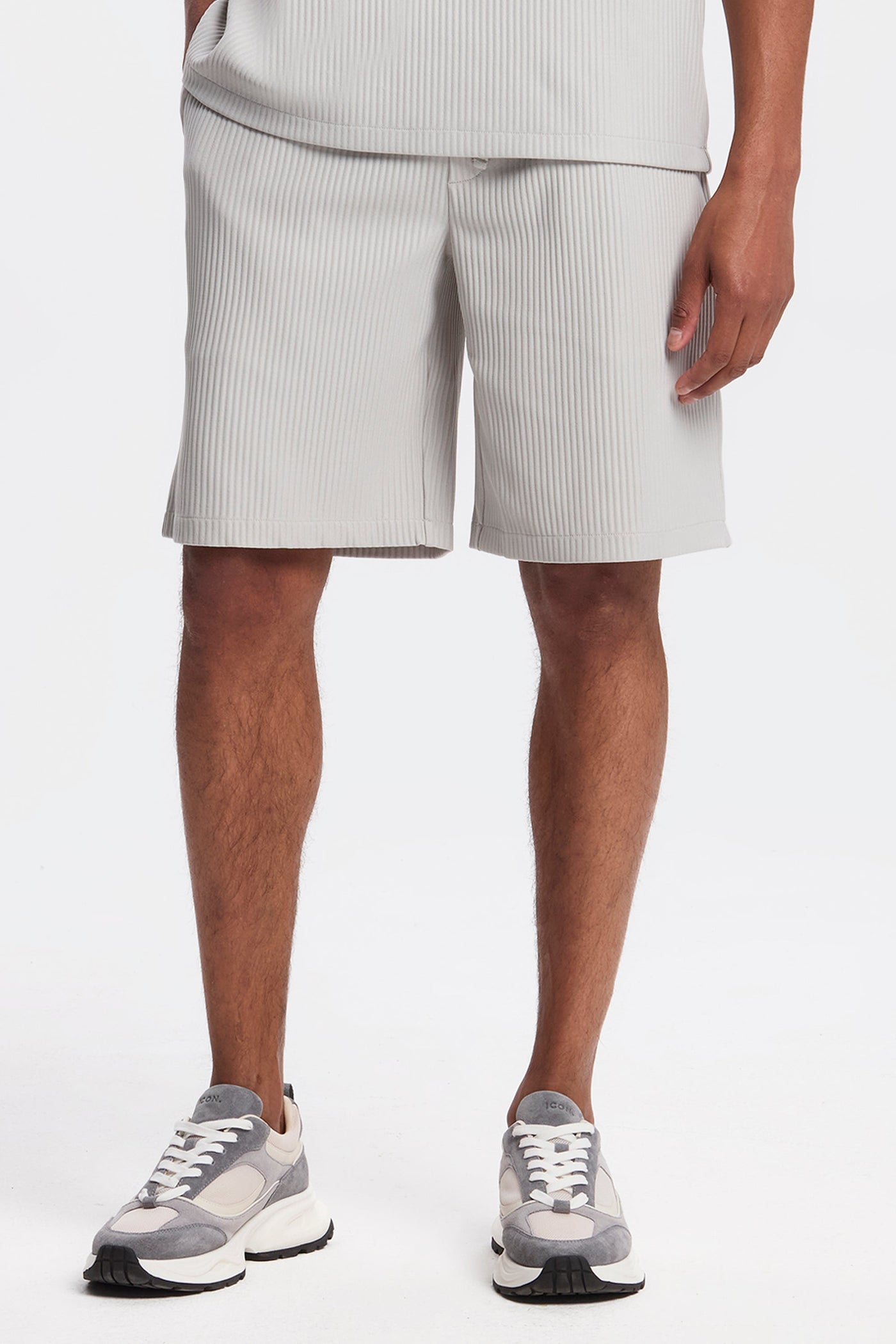 DIE FALTENSHORTS