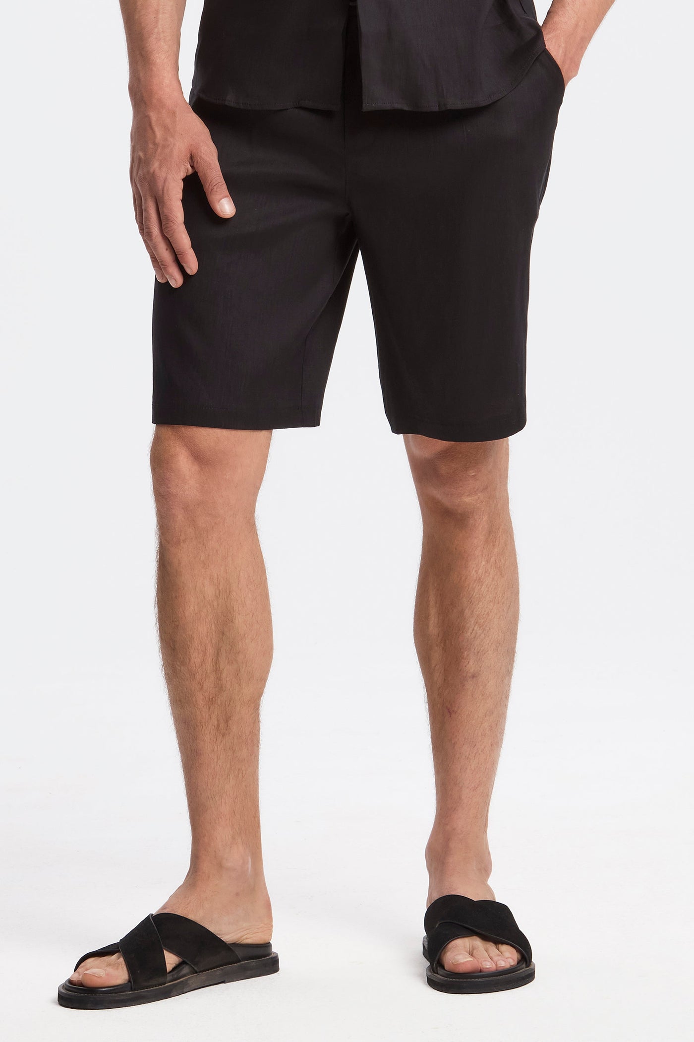 DIE LEINEN-SHORTS