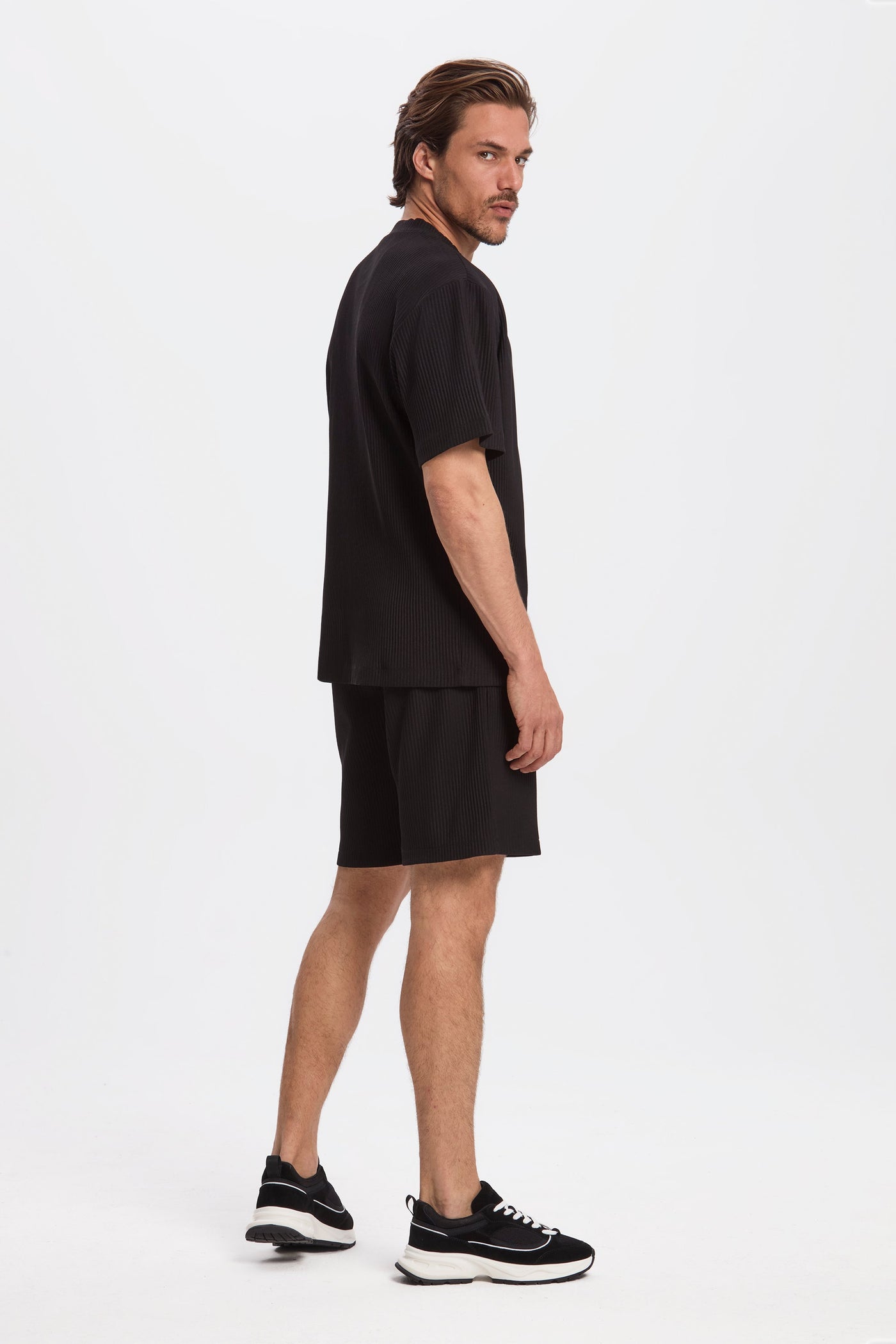 DIE FALTENSHORTS