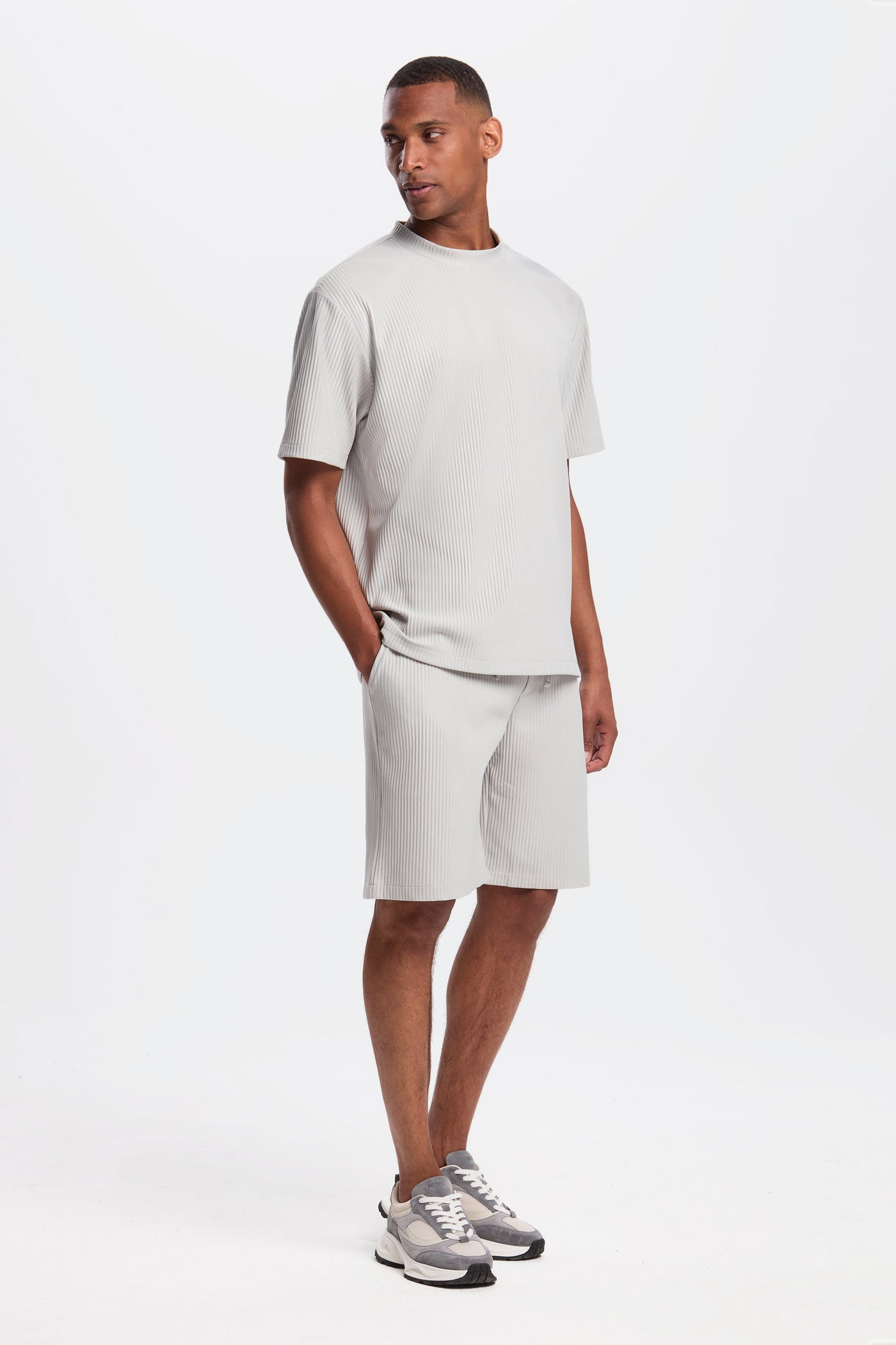 DIE FALTENSHORTS