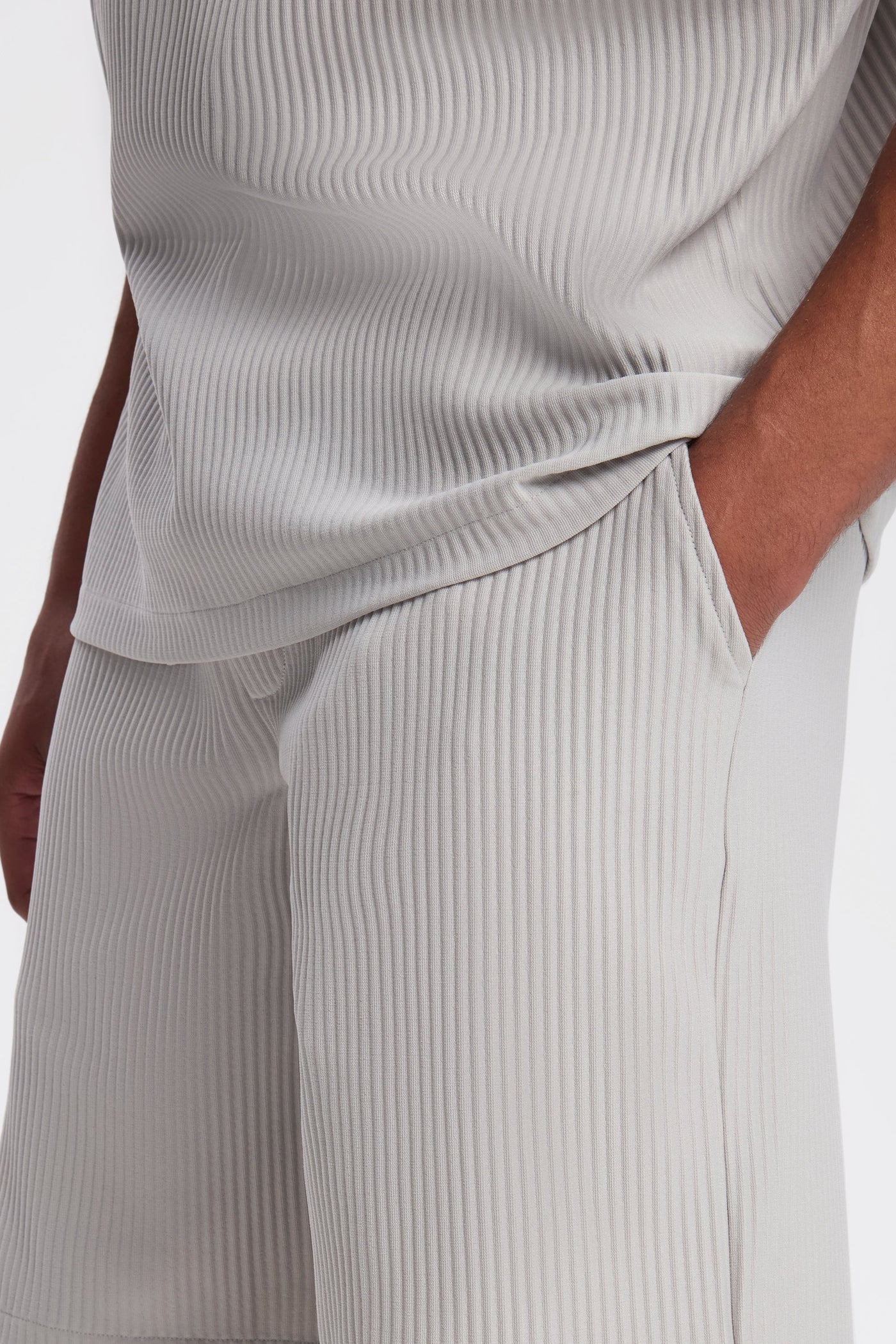 DIE FALTENSHORTS