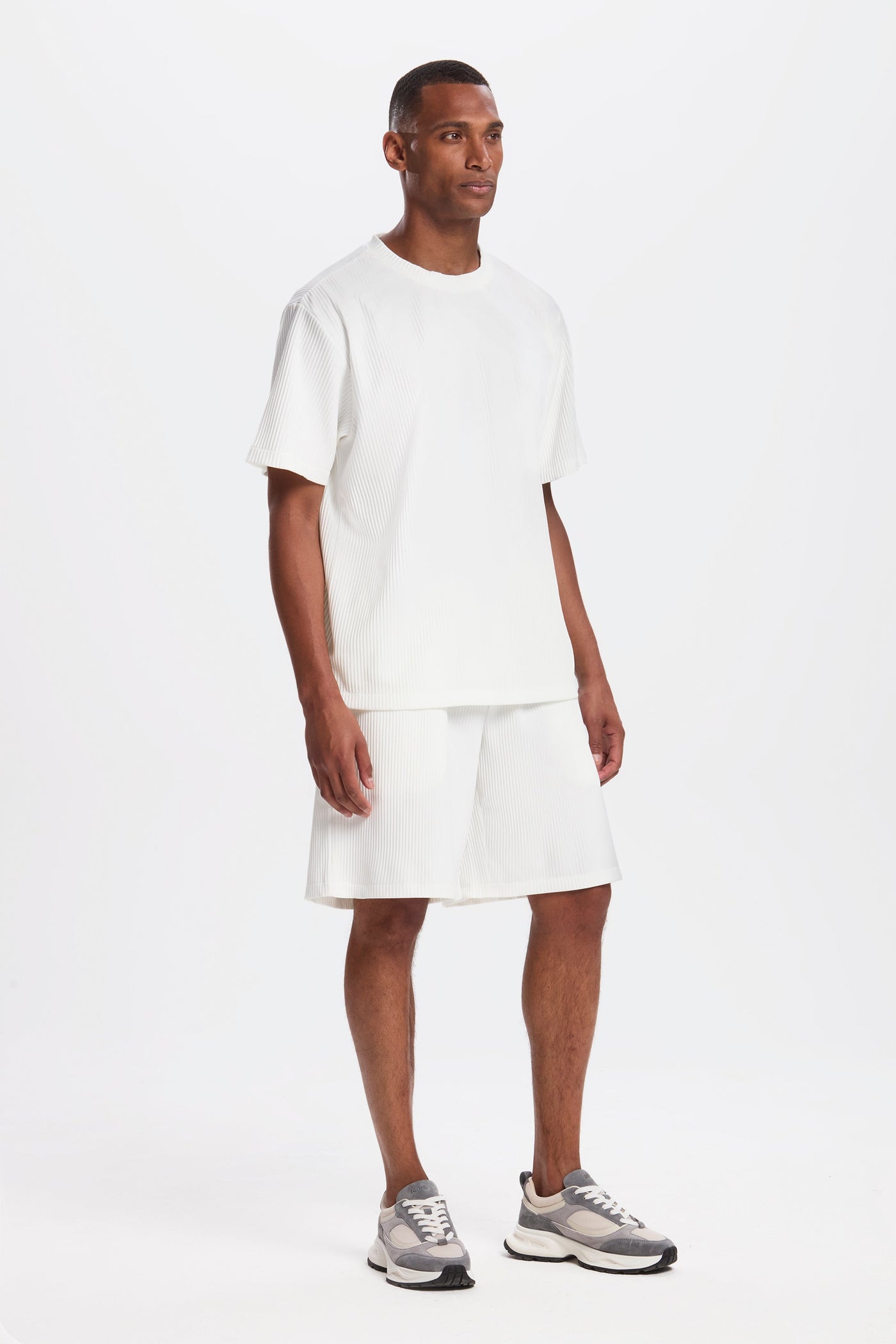 DIE FALTENSHORTS