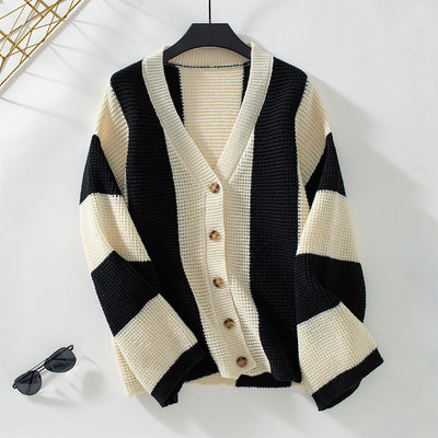 Lässiger gestreifter Strickcardigan