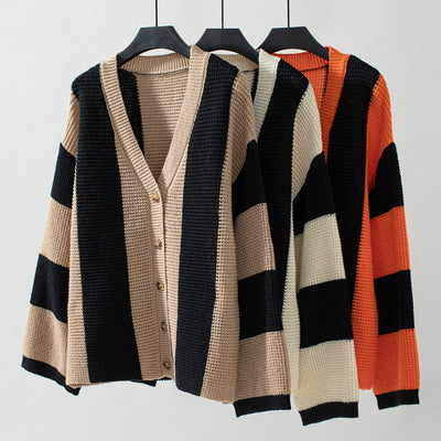 Lässiger gestreifter Strickcardigan