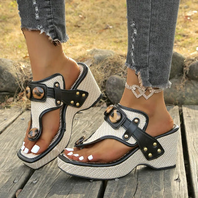 Aurelle Skulpturierte Riemensandalen