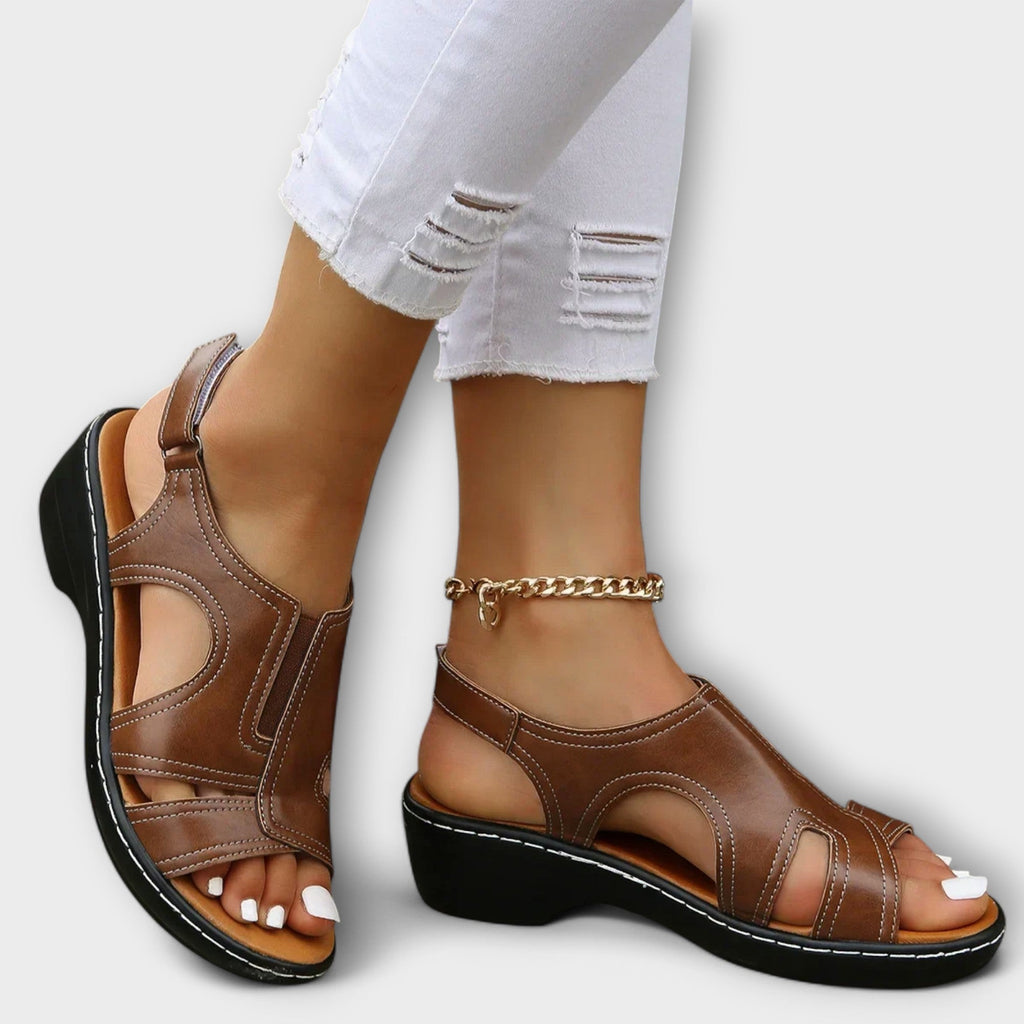 Christina - Orthopädische Ledersandalen mit Komfortabsatz