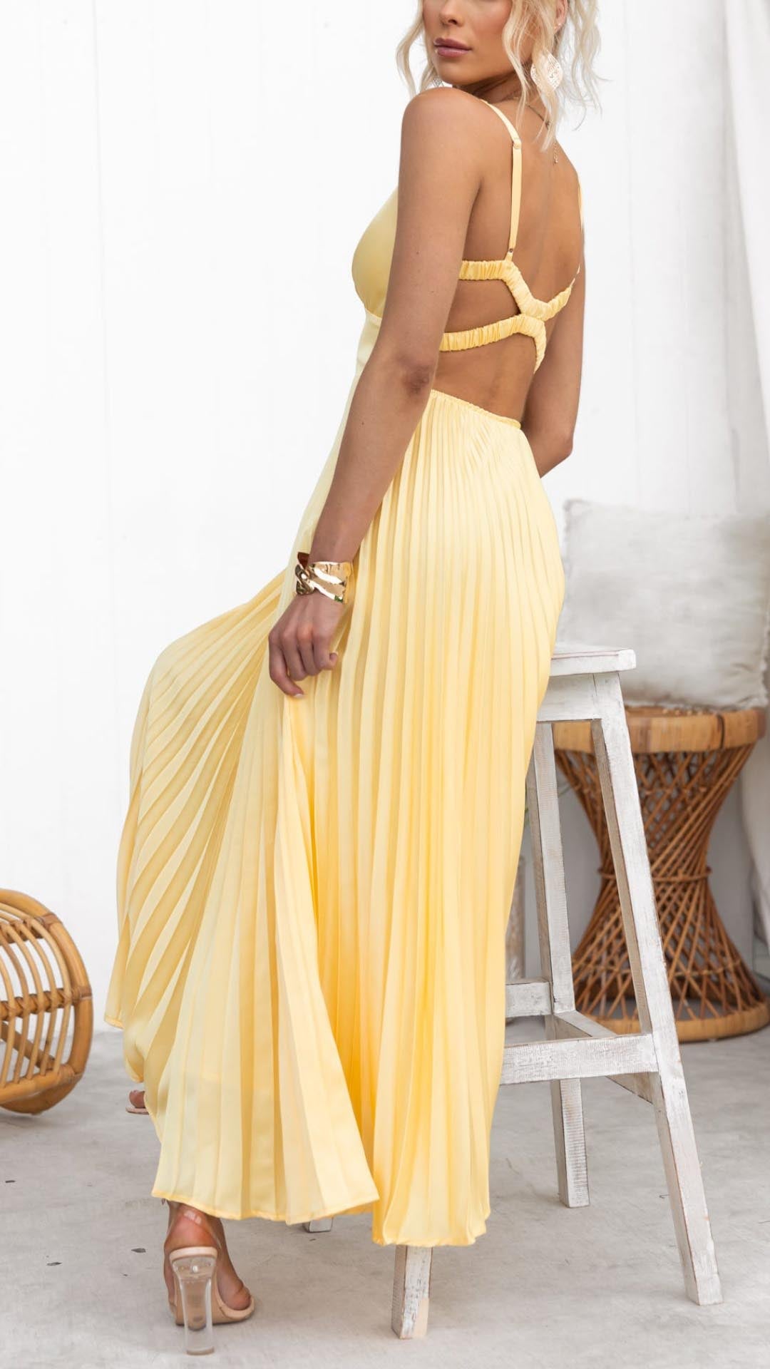 Aby | Gelbes Plissiertes V-Ausschnitt Maxikleid