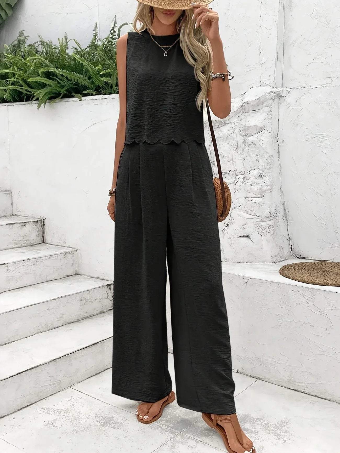 Raya - Elegant Two-Piece Sleeveless Set
