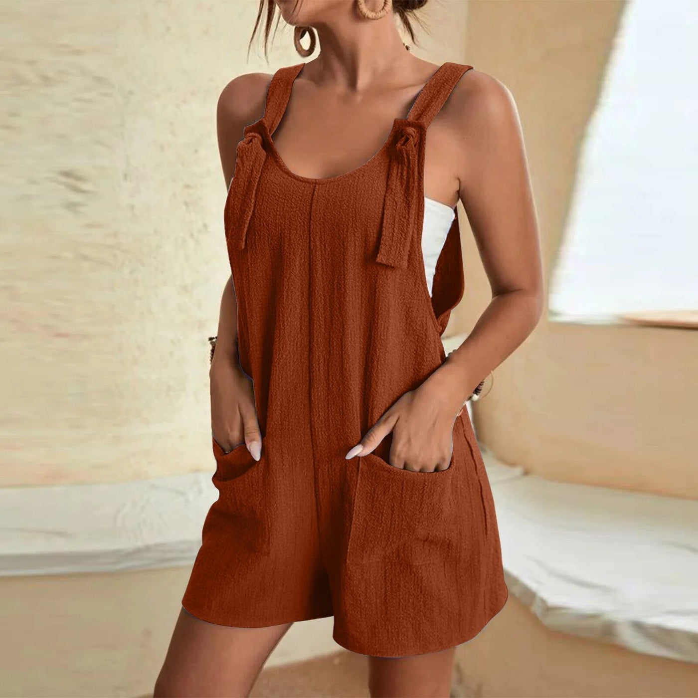 MAURI | Eleganter Kurz-Jumpsuit mit einer Schleife