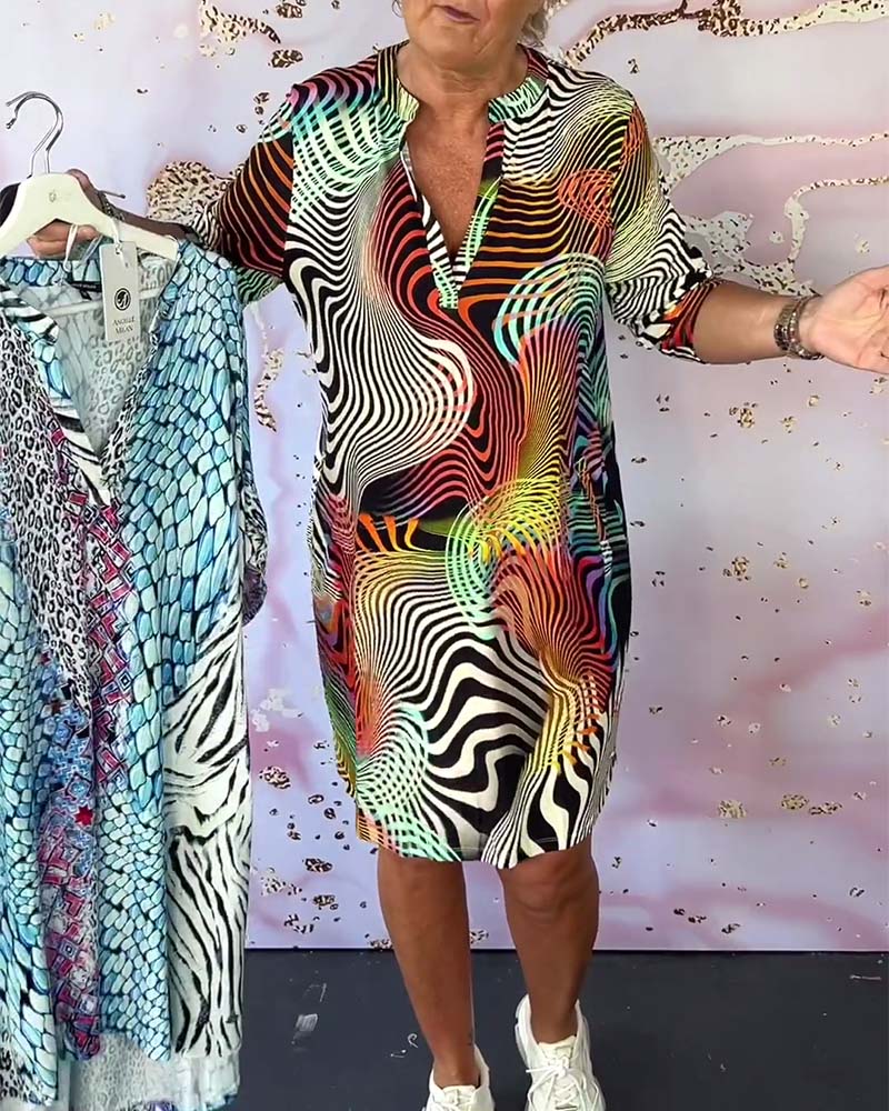 RIA – Farbenfrohes Kleid mit V-Ausschnitt