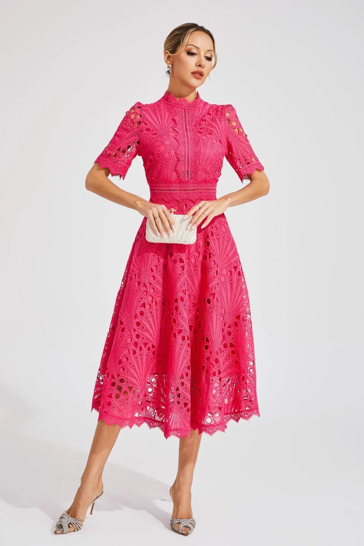 Vorelle - Casual Floral Dress with Embroidery and Short Sleeves