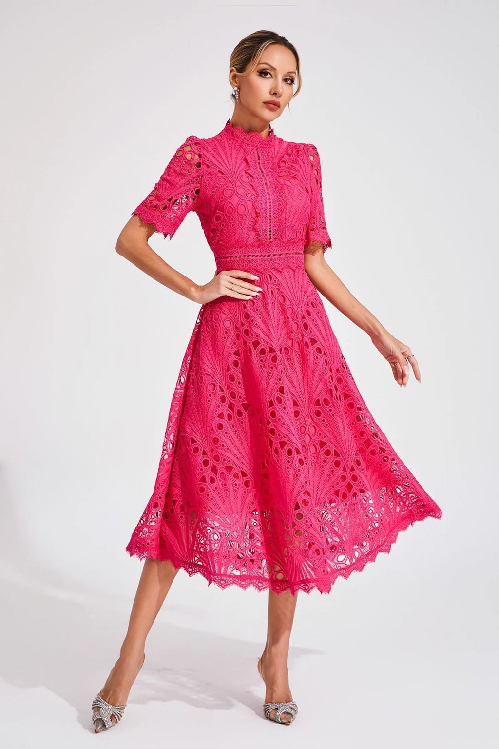 Vorelle - Casual Floral Dress with Embroidery and Short Sleeves